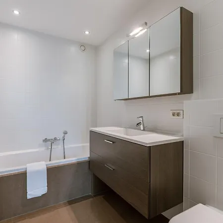 Huswell - Spacious Nearby The Sea In Appartamento